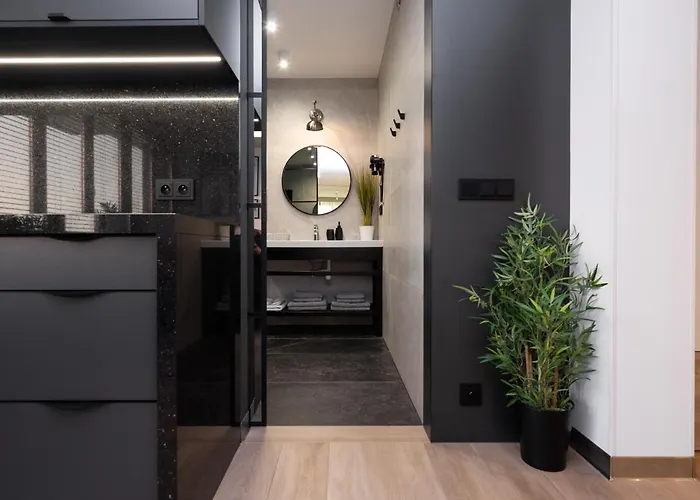 Jacuzzi Apartments